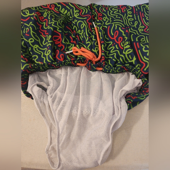 Mossman swim trunks, size small - Picture 5 of 5